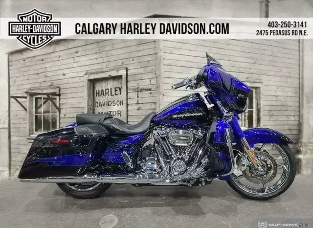 
								2017 Harley-Davidson CVO Street Glide 114 (FLHXSE) full									