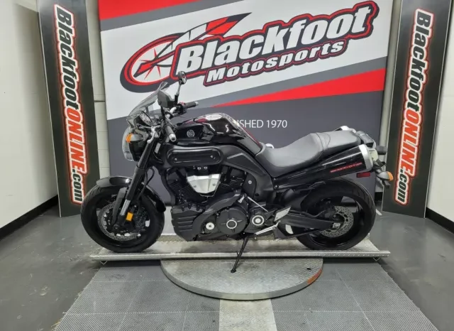 
								2009 Yamaha MT-01 full									