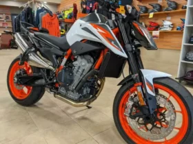 2021 KTM 890 Duke R