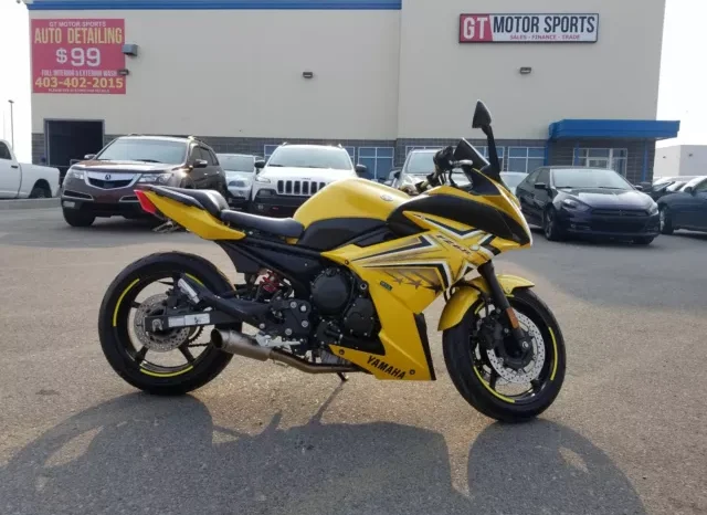 
								2009 Yamaha FZ6R full									