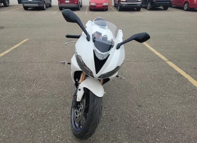 
								2014 Triumph Daytona 675 full									