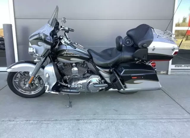 2013 Harley-Davidson CVO Ultra Classic El Glide 110th (FLHTCUSE8 ANV)