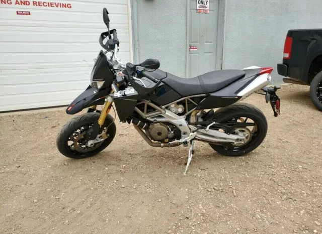 
								2011 Aprilia Dorsoduro SMV750 full									