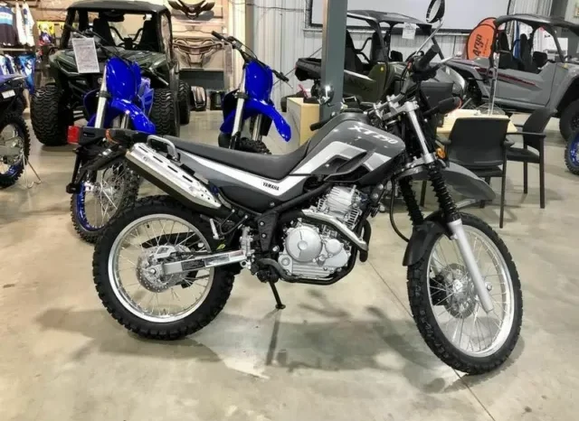 
								2022 Yamaha XT250 full									