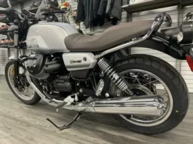 2021 Moto Guzzi V7 Special