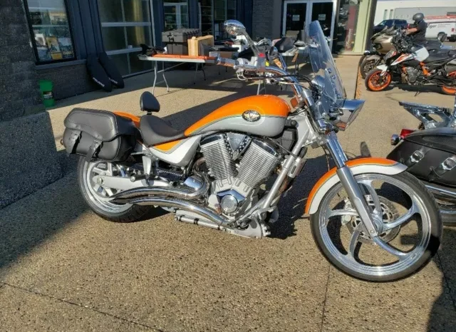 
								2004 Victory Vegas Premium full									