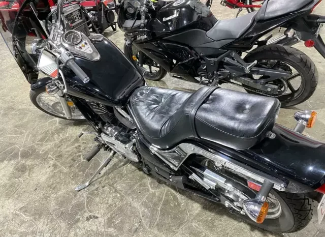 
								1996 Kawasaki VN800 Vulcan full									