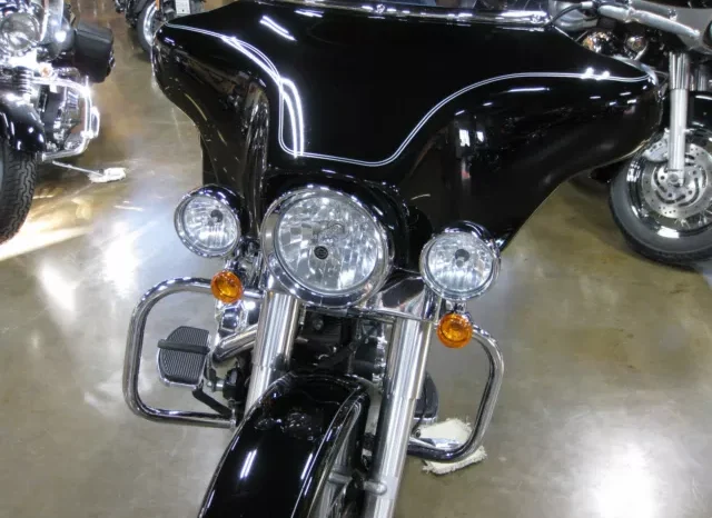 
								2009 Harley-Davidson Ultra Classic Electra Glide 1584 (FLHTCU) full									