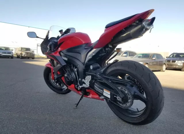 
								2008 Honda CBR600RR full									