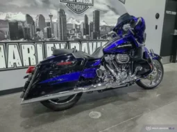 
										2017 Harley-Davidson CVO Street Glide 114 (FLHXSE) full									