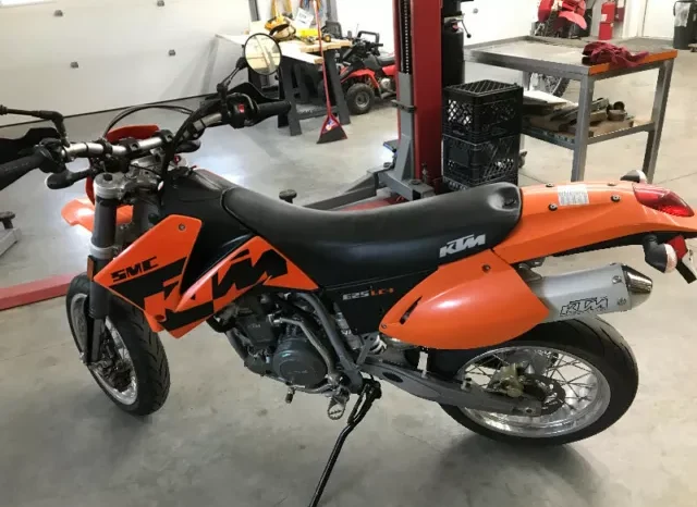 
								2004 KTM 625 SMC full									