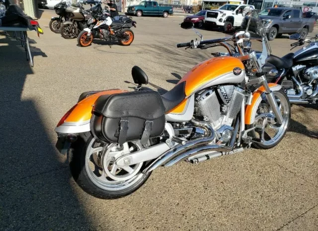 
								2004 Victory Vegas Premium full									