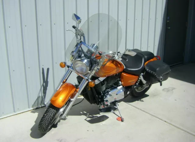 
								2002 Honda VT1100 Shadow Sabre full									