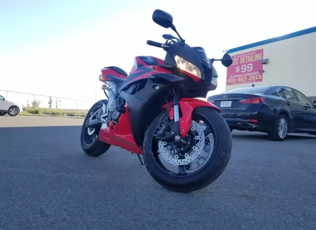 
								2008 Honda CBR600RR full									