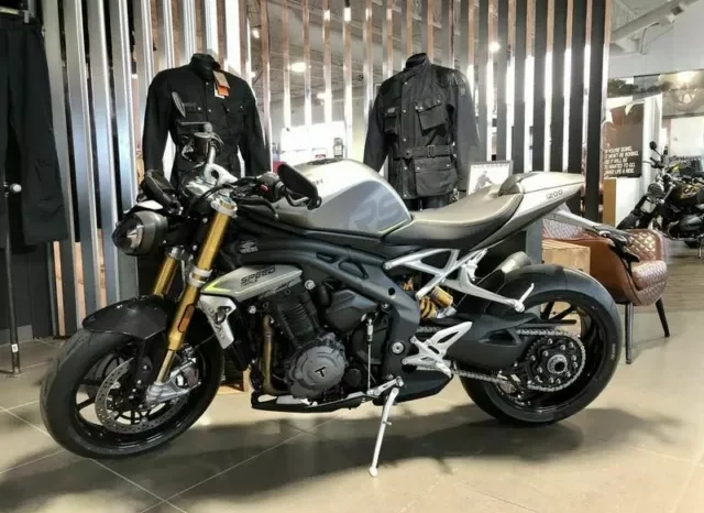 
								2022 Triumph Speed Triple RS 1050 full									