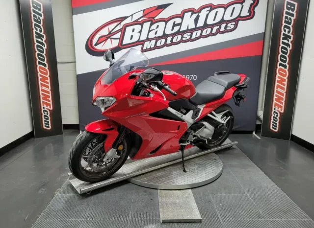 
								2015 Honda VFR800F full									