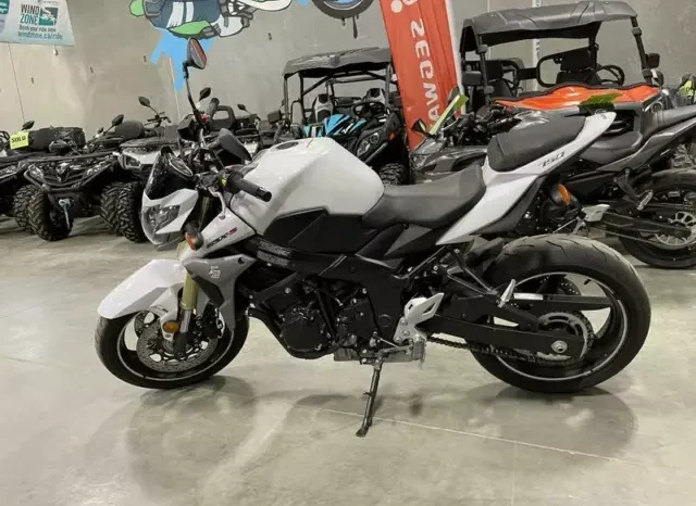 
								2016 Suzuki GSX-S750 full									