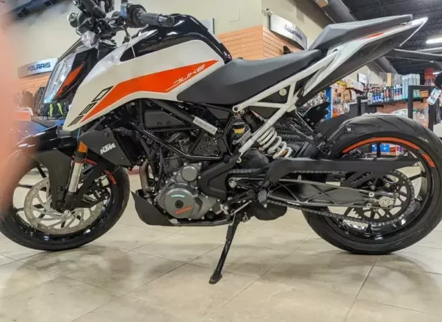 
								2021 KTM 390 Duke full									